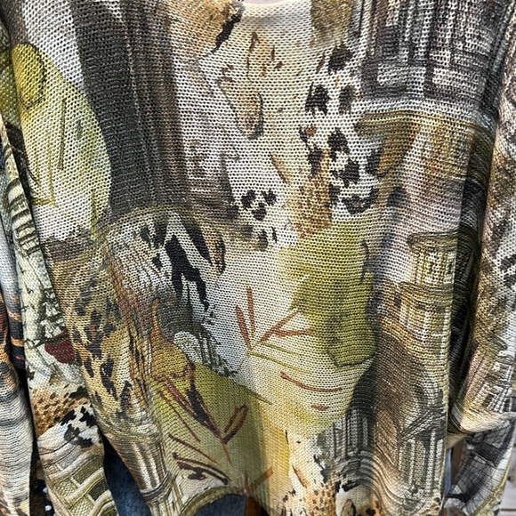 Design Inspired Fall City Batwing Shirt Italy One Size‎ NWT - Picture 5 of 10